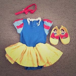 Disney Princess Snow White Dress Ribbon Shoe Set